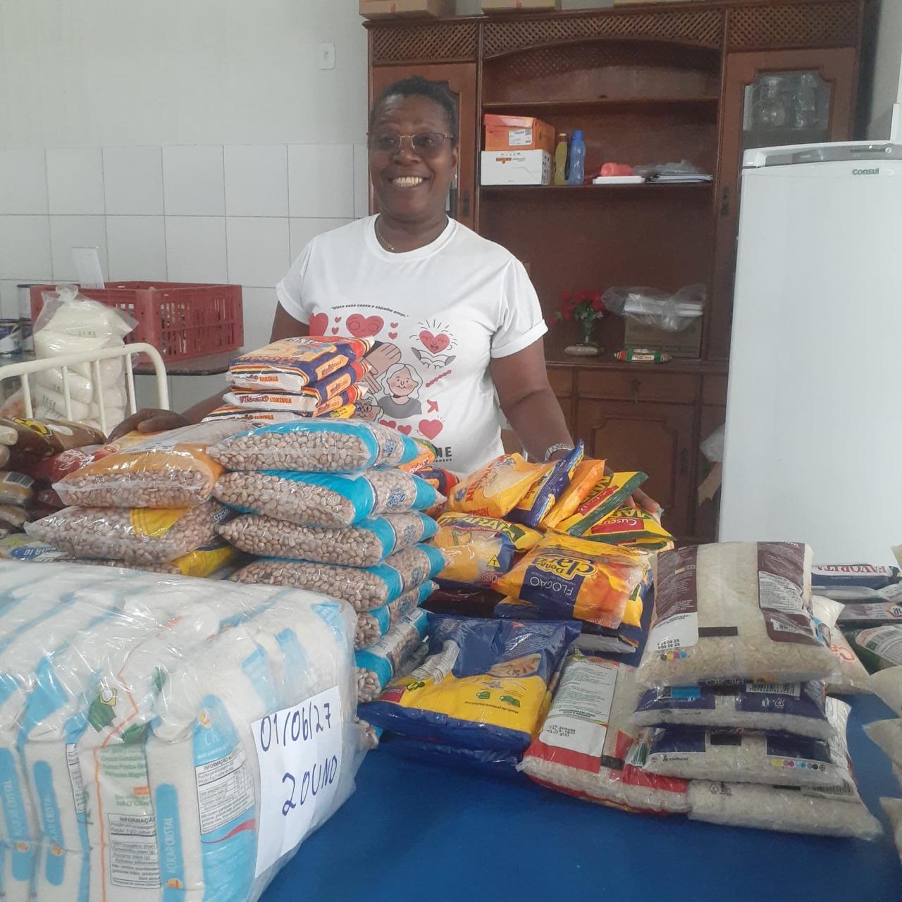 UR Aracaju realiza doações ao “SAME – Lar de Idosos”